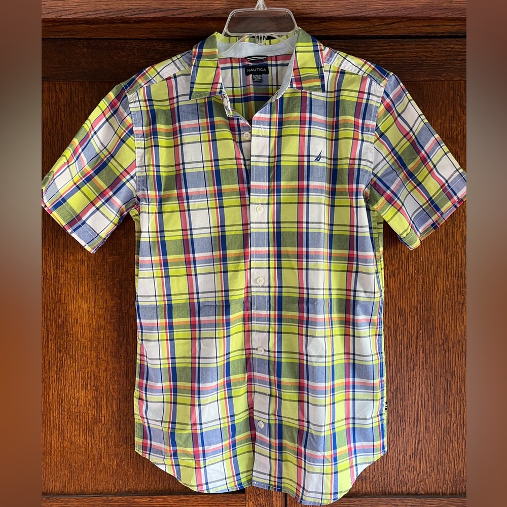 Nautica button down short sleeve size XL (18-20) youth